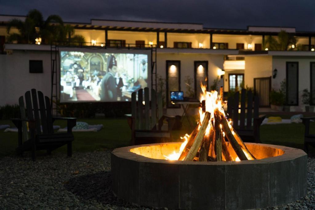 The Mansion Hotel Mabalacat Kültér fotó