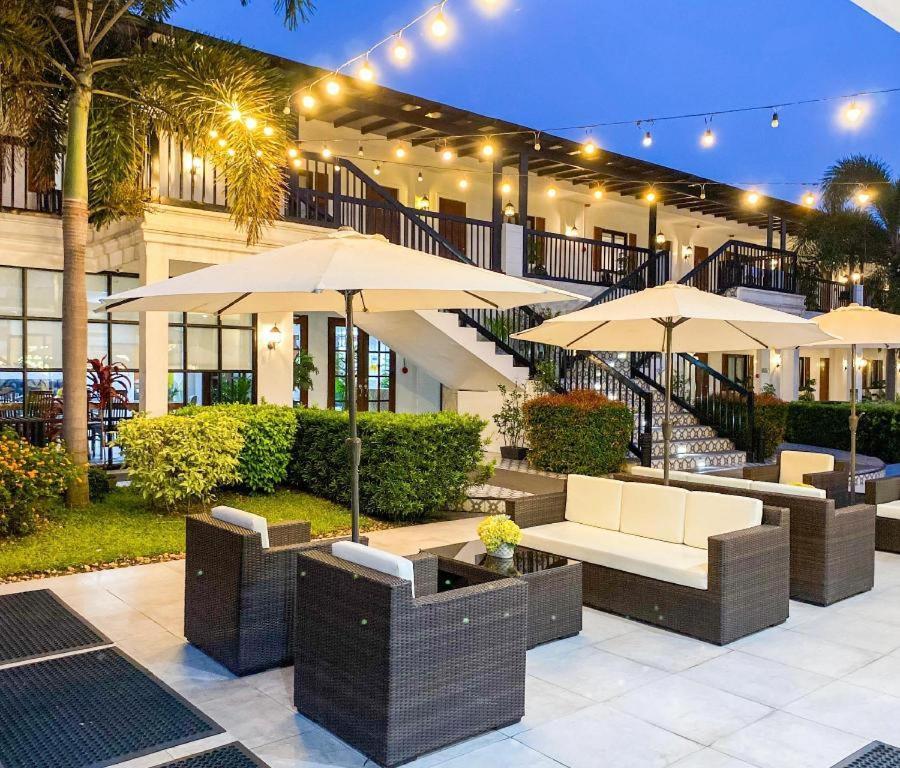 The Mansion Hotel Mabalacat Kültér fotó