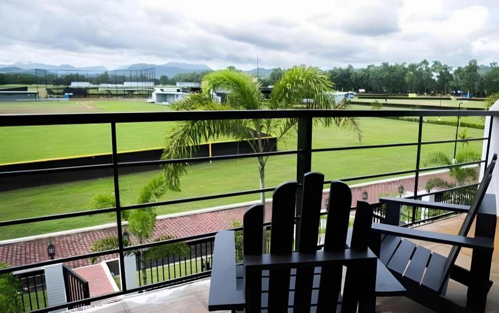 The Mansion Hotel Mabalacat Kültér fotó