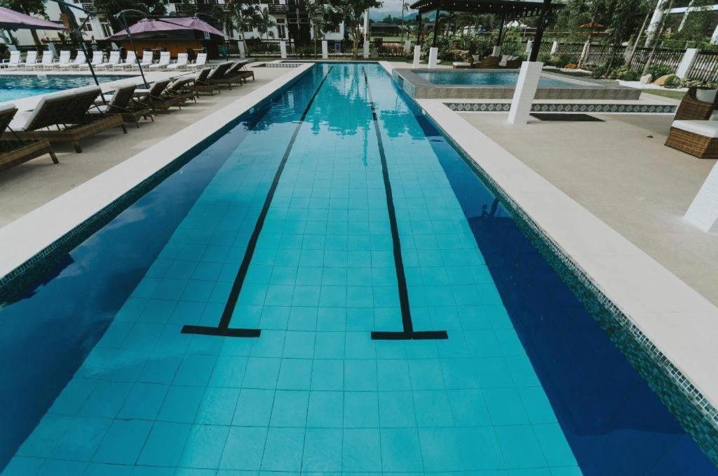 The Mansion Hotel Mabalacat Kültér fotó