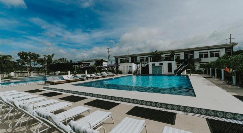 The Mansion Hotel Mabalacat Kültér fotó