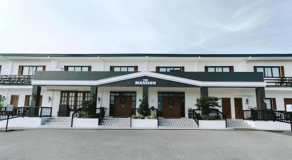 The Mansion Hotel Mabalacat Kültér fotó